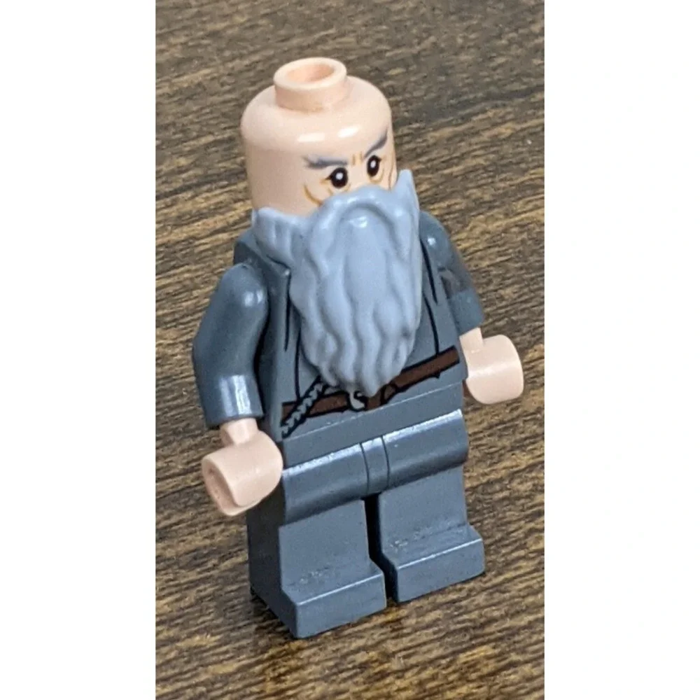 LEGO Wizard Minifigure – Grey Beard & Robes – Fantasy‎ Castle Theme